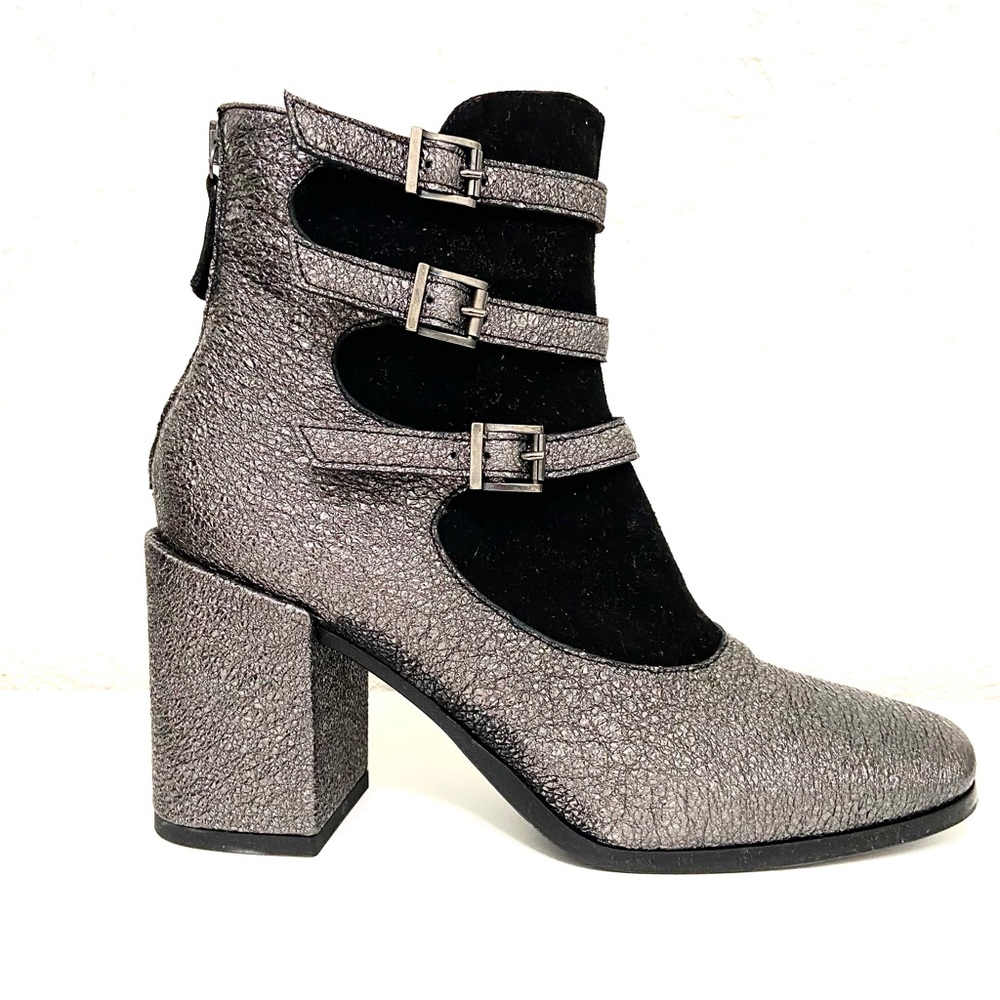 Laura Bellariva Silver Leather Zip Up Heel Ankle Boots.